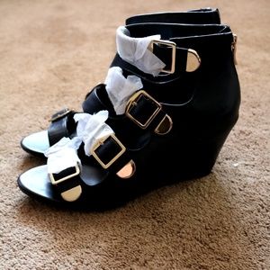 BCBGeneration, BG-Cayden wedge sandal